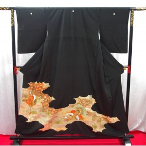 Stunning peacock motif KURO TOMESODE